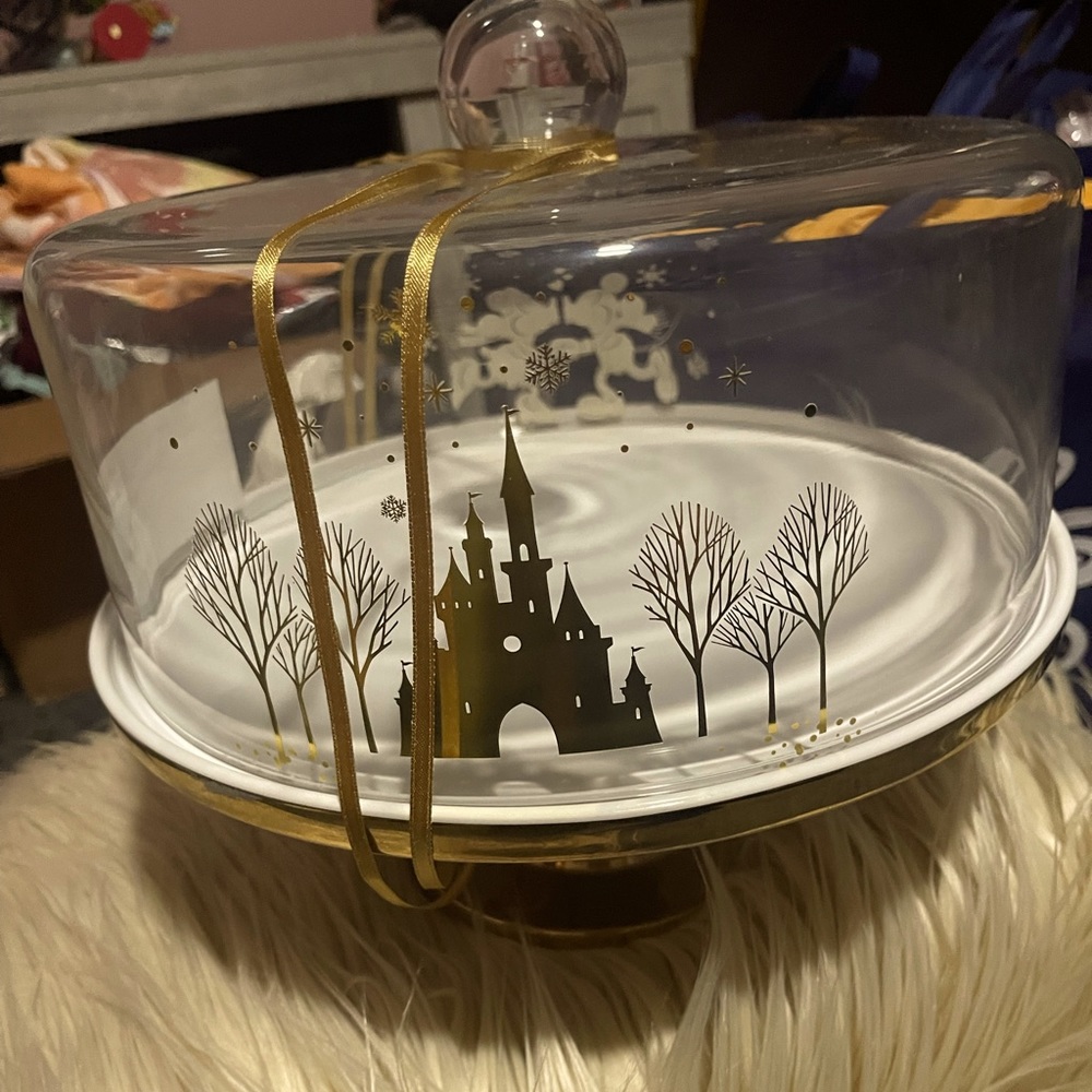 Disneyland Parks Cake Holder